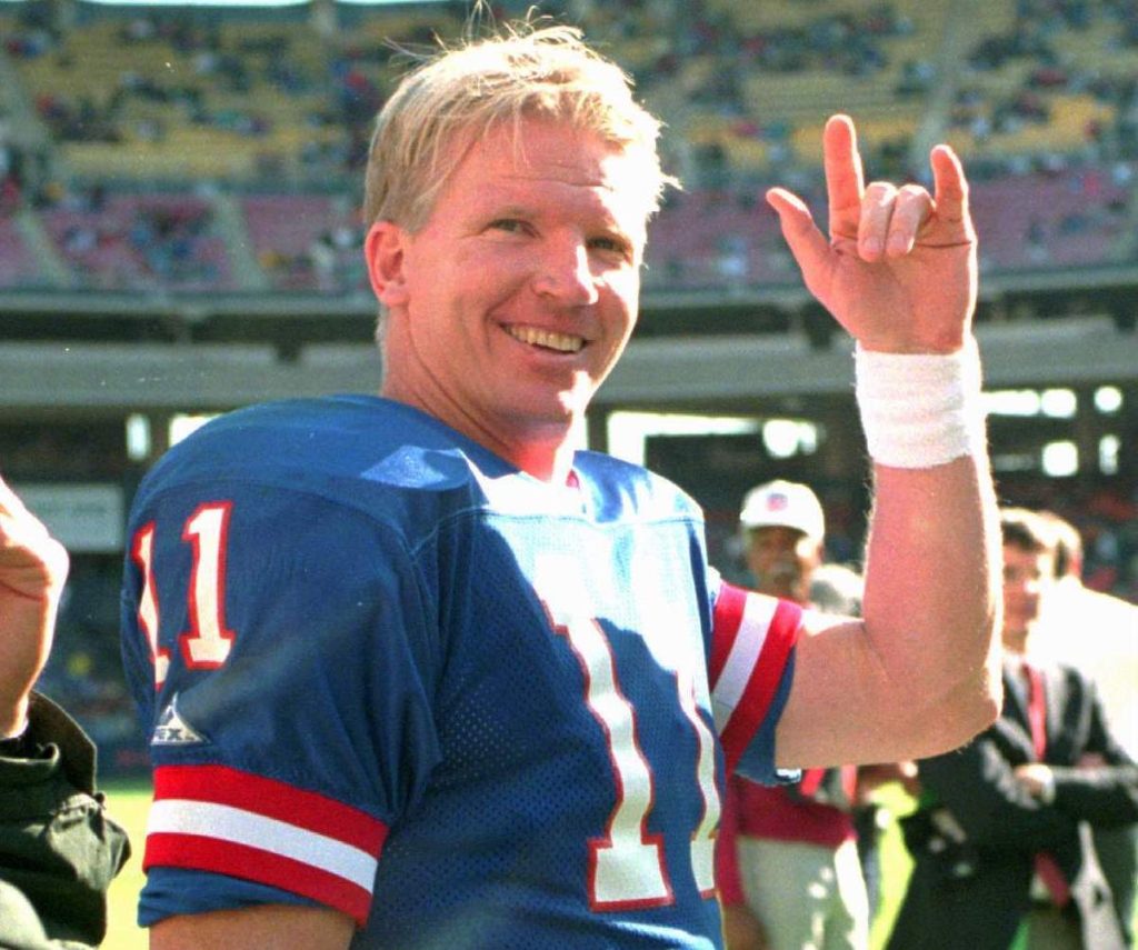 30 Legendary Quarterbacks Who Dominated Before Tom Brady - Kate Knows