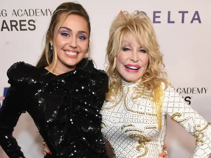 Miley Cyrus & Dolly Parton