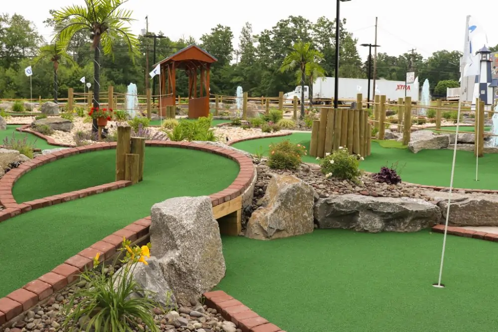 28. No Cursing on Mini-Golf Courses – Long Beach, California